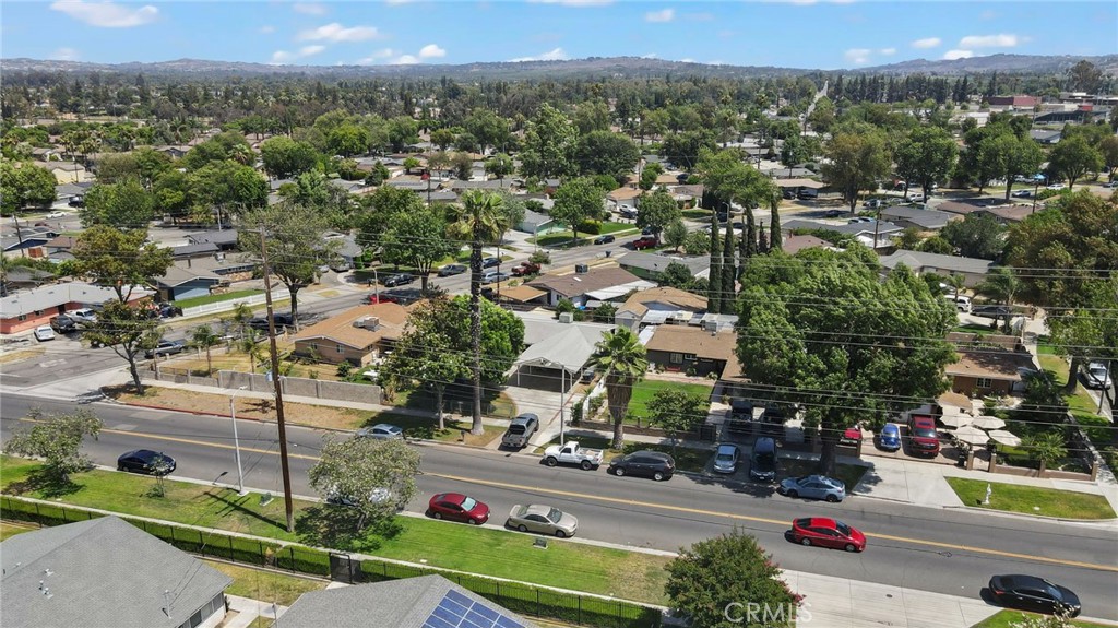 8894 Riverside