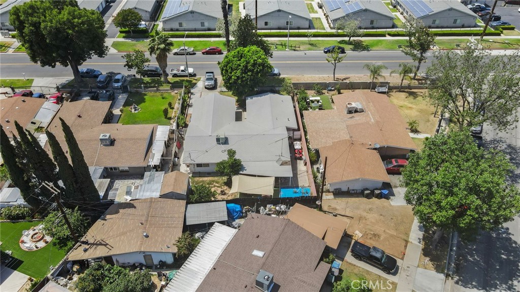 8894 Riverside