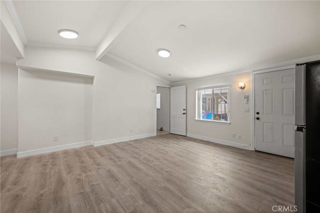 8894 Riverside