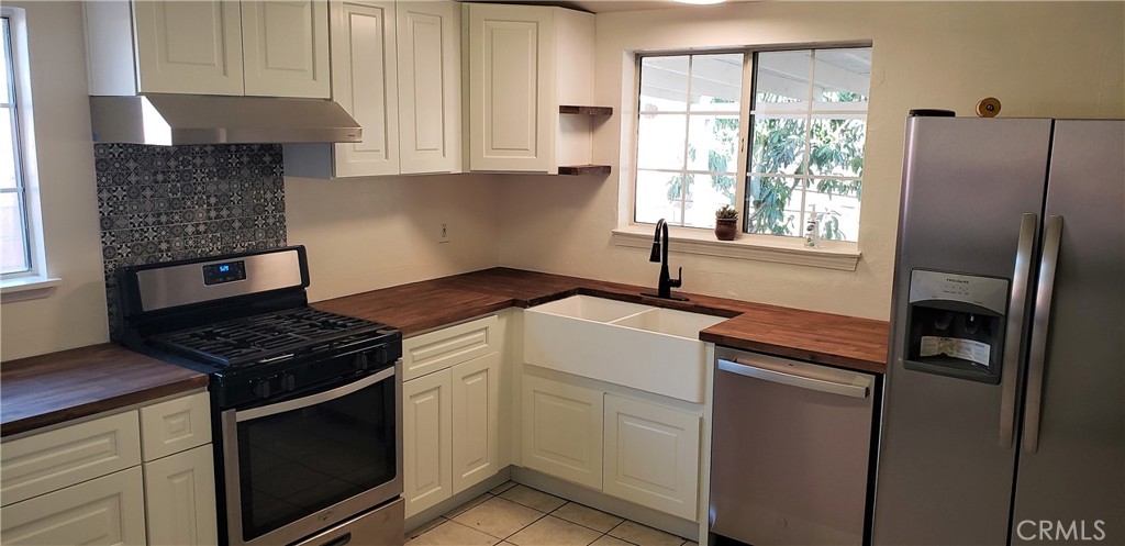 8894 Riverside