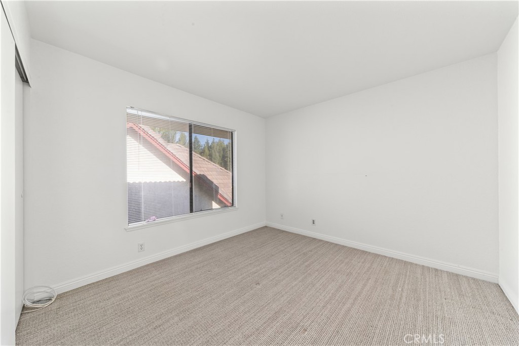 33 Edgebrook Drive