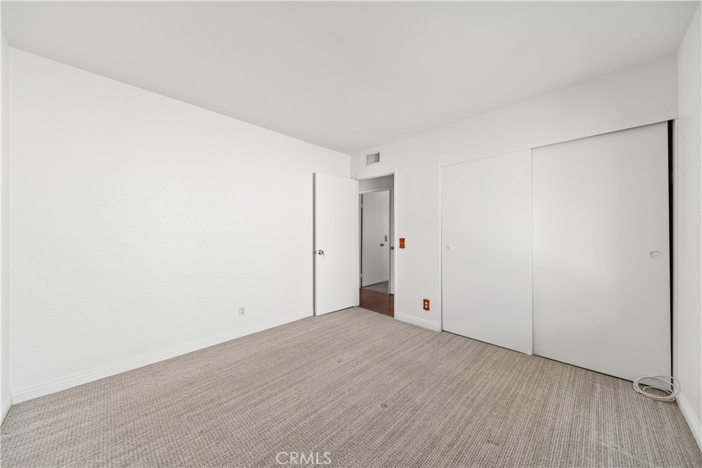 33 Edgebrook Drive