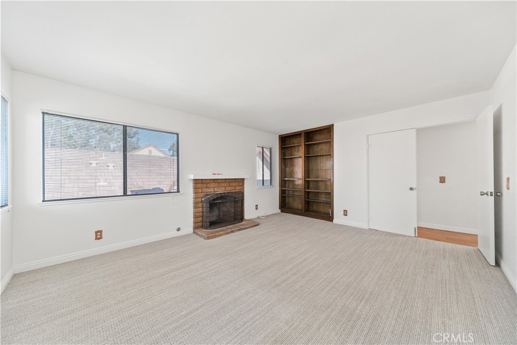 33 Edgebrook Drive