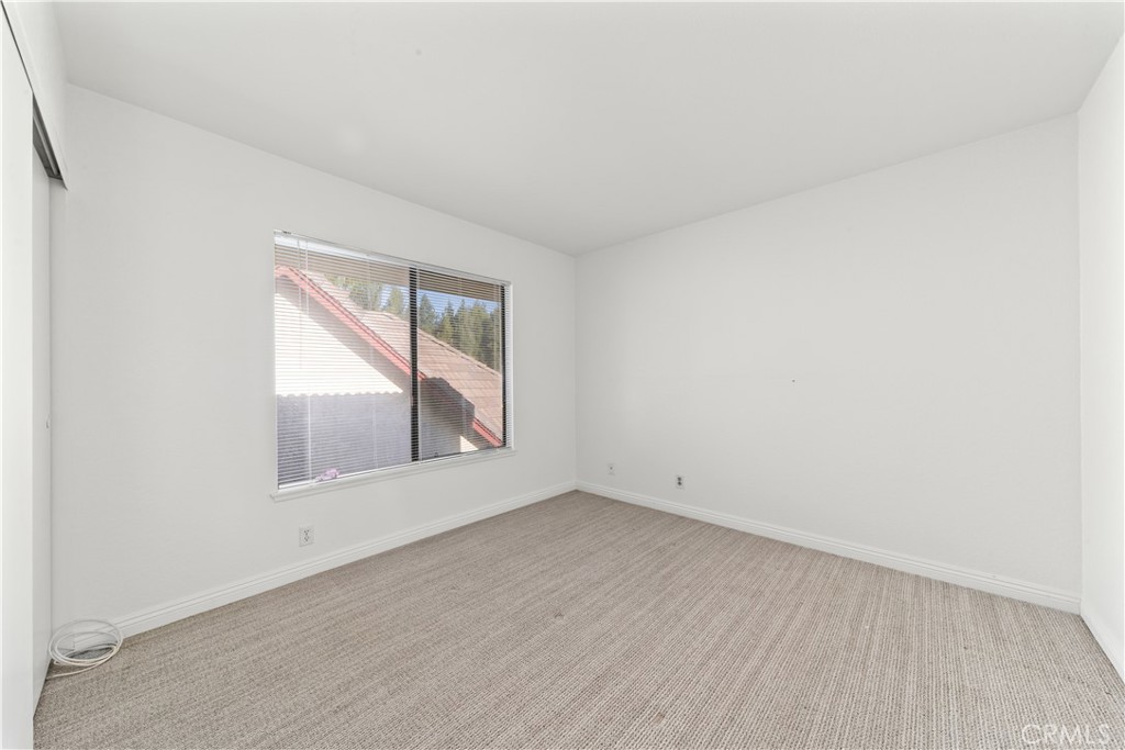 33 Edgebrook Drive