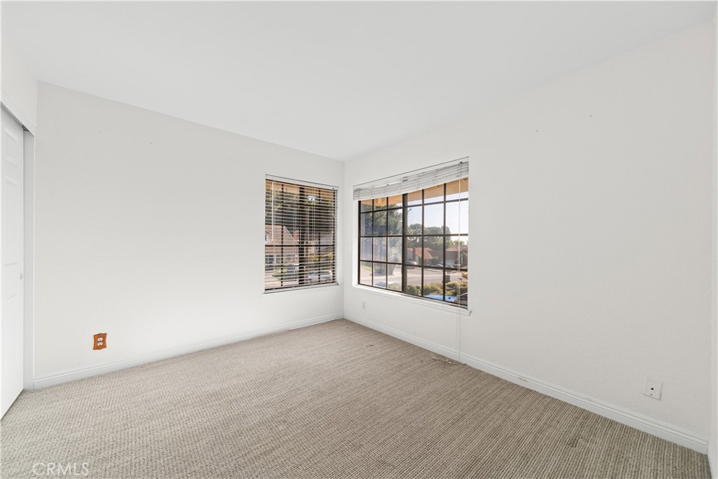 33 Edgebrook Drive