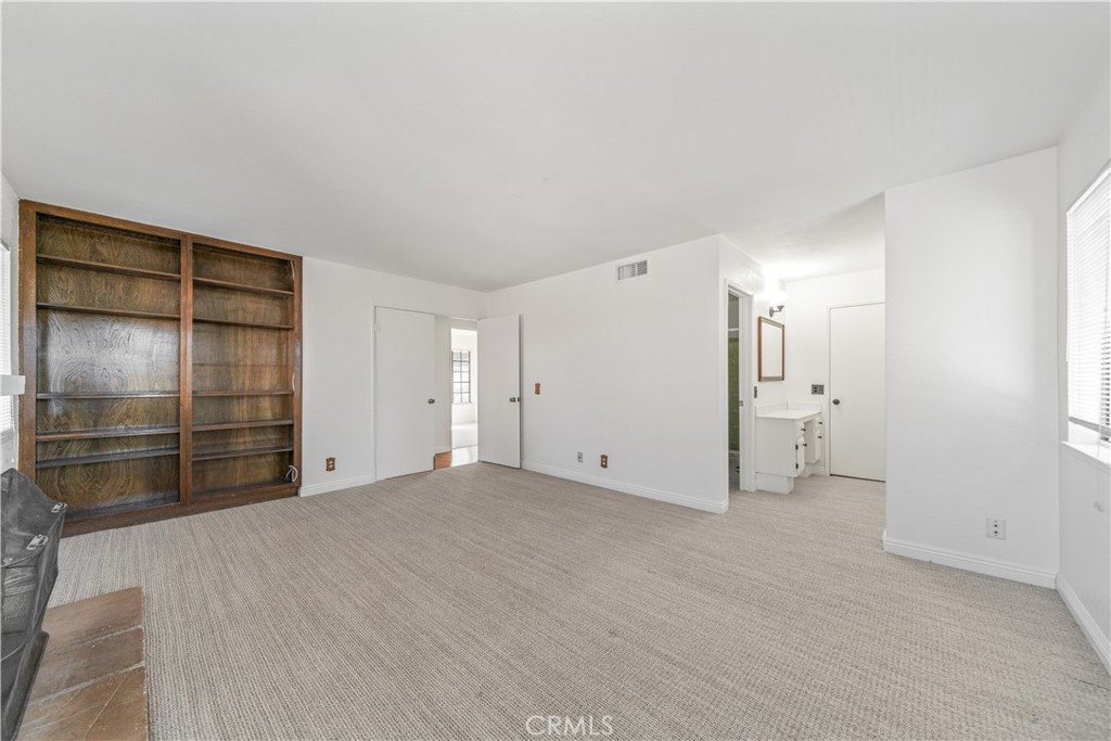 33 Edgebrook Drive