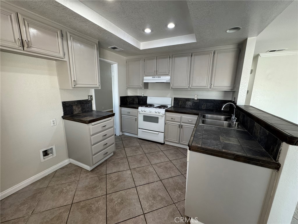 2705 Applewood Drive