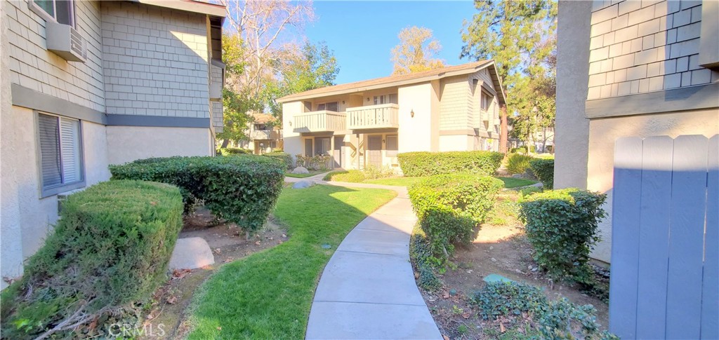 960 E Bonita Avenue 58