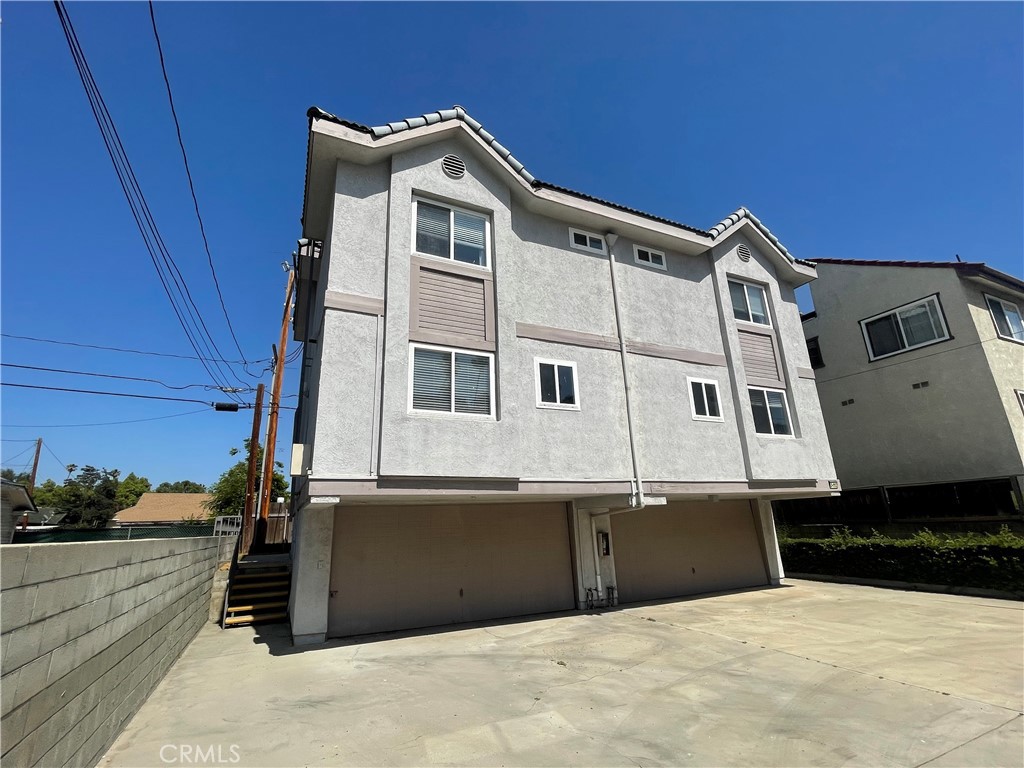 112 N Primrose Avenue