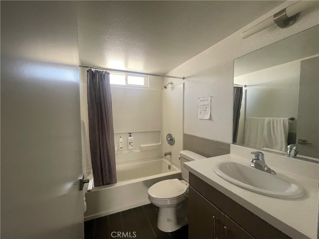 112 N Primrose Avenue