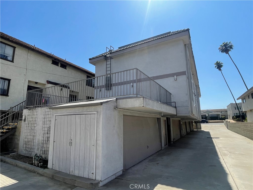 112 N Primrose Avenue