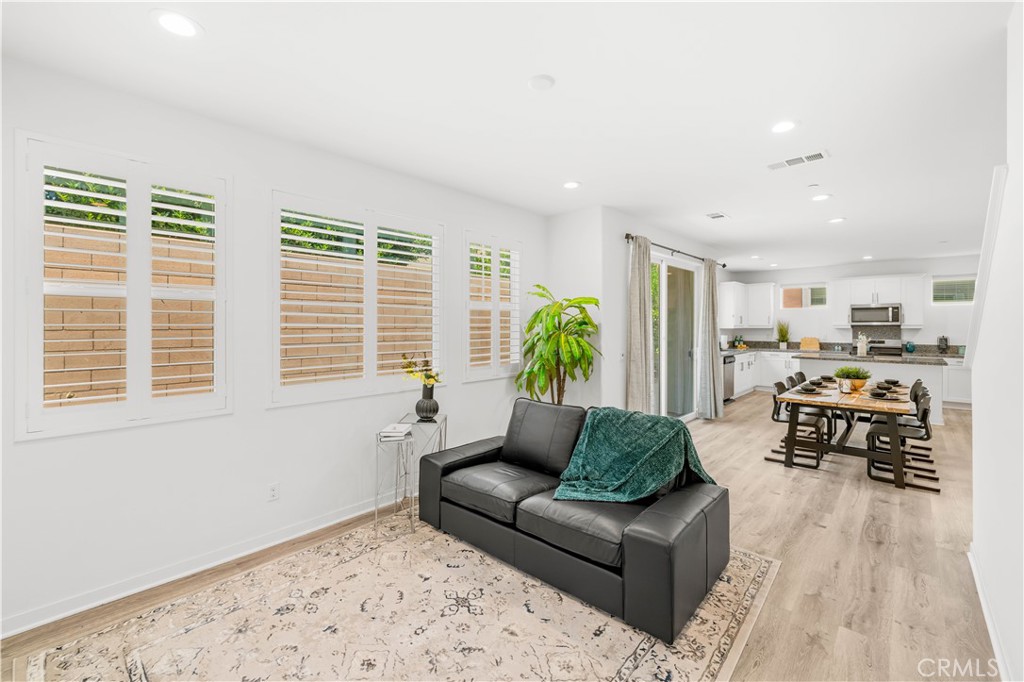 6952 Silverado Street