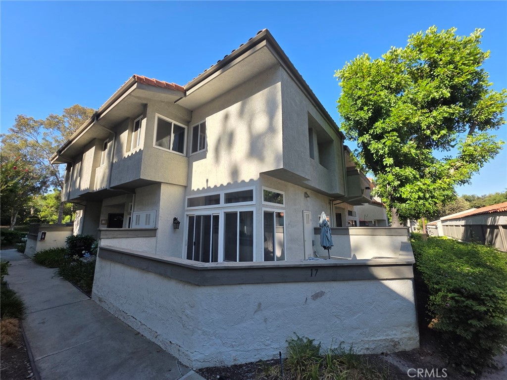 17 Blackbird Lane