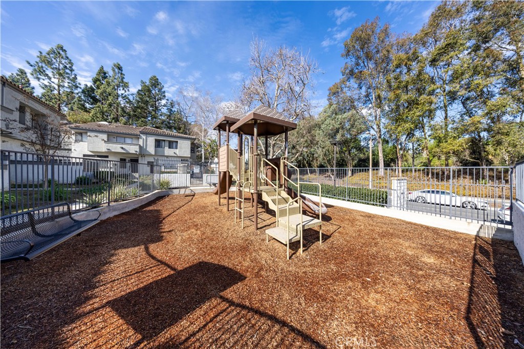 26 Blackbird Lane