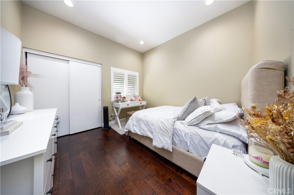 26 Blackbird Lane