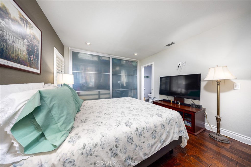 26 Blackbird Lane