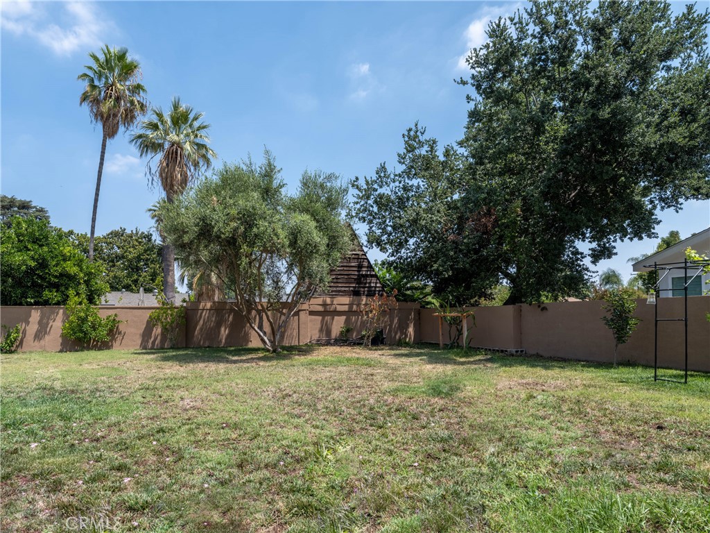 1610 Mayflower Avenue