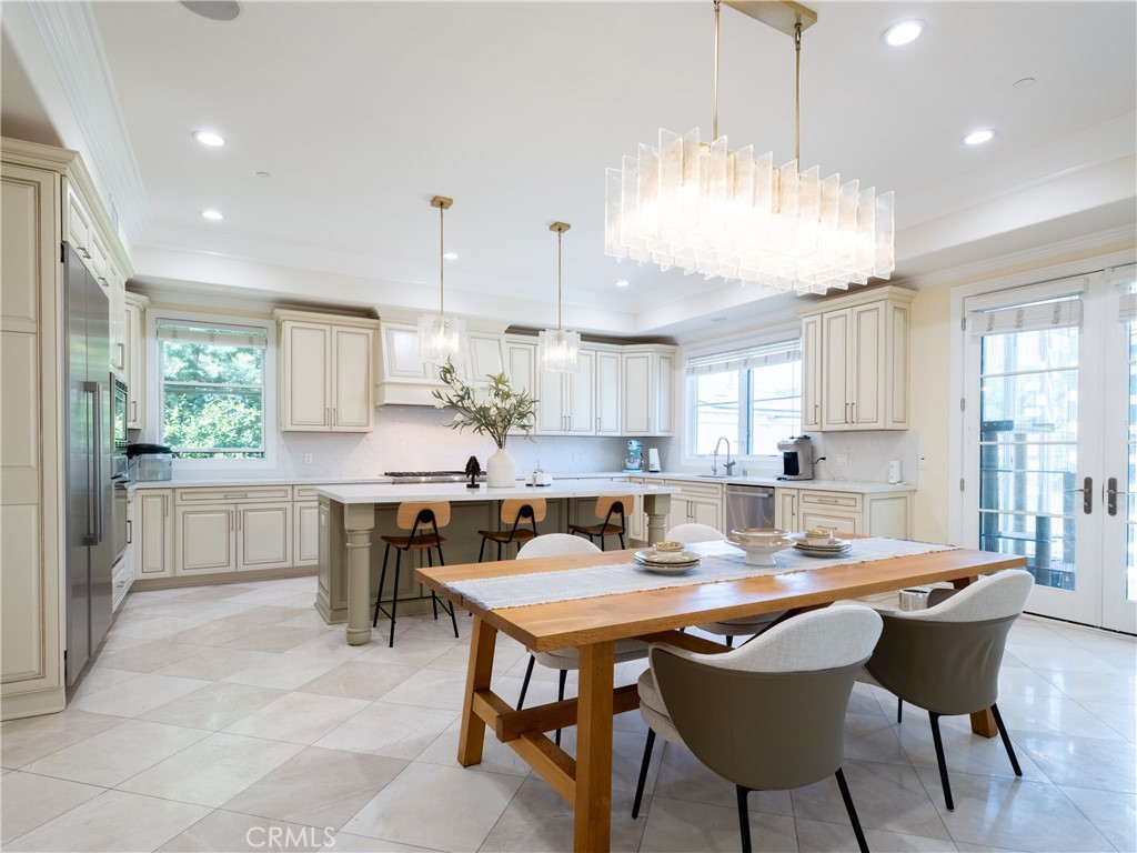 1610 Mayflower Avenue