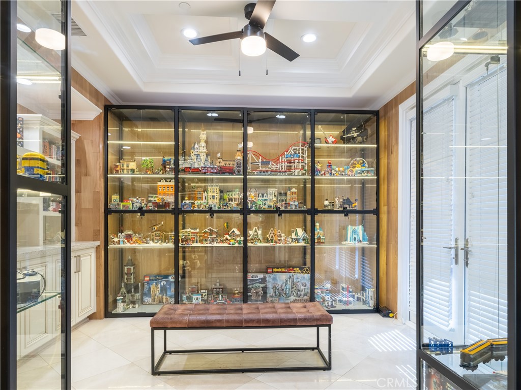 1610 Mayflower Avenue