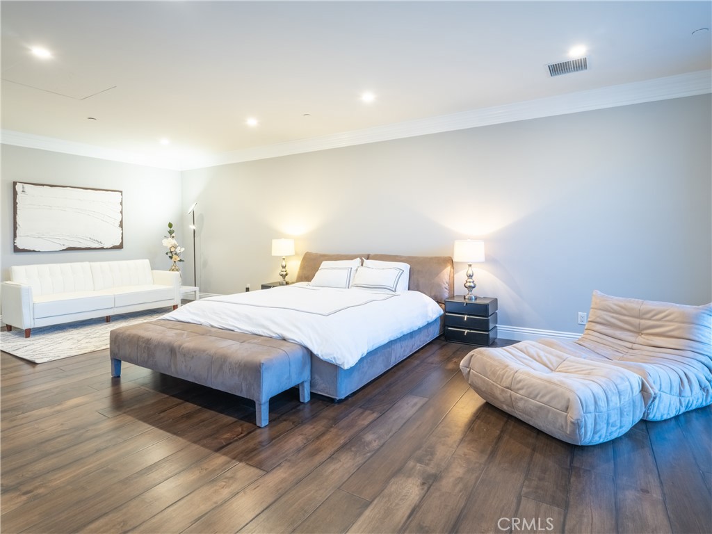 1610 Mayflower Avenue