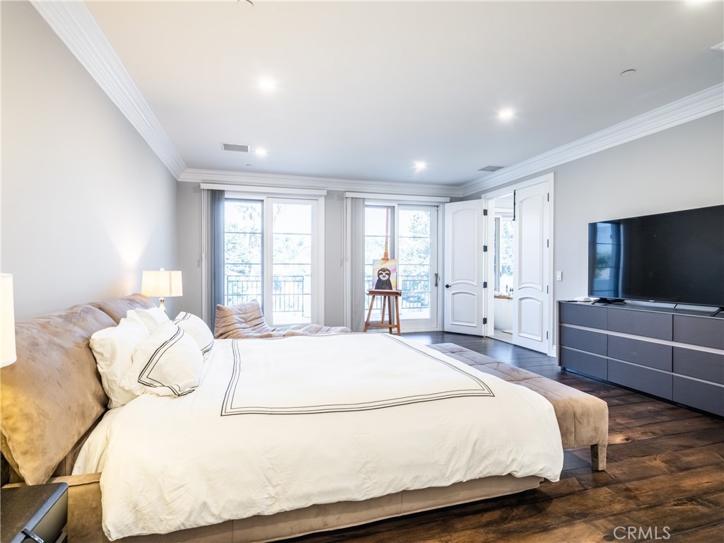 1610 Mayflower Avenue