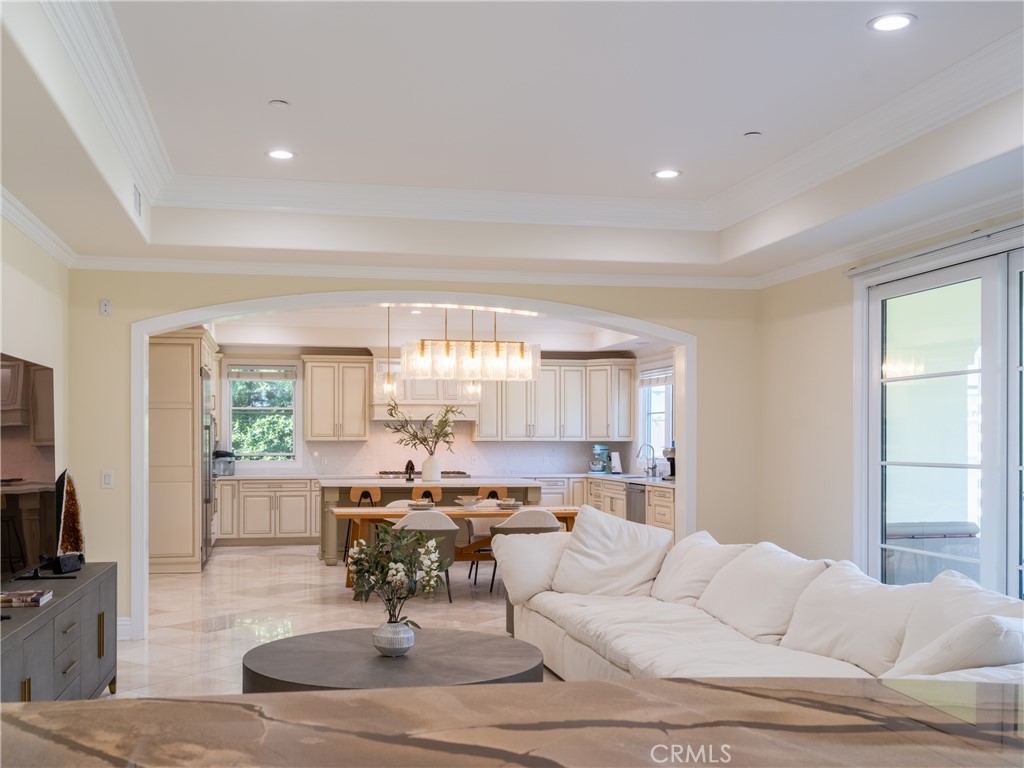 1610 Mayflower Avenue