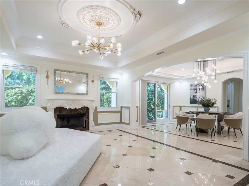 1610 Mayflower Avenue