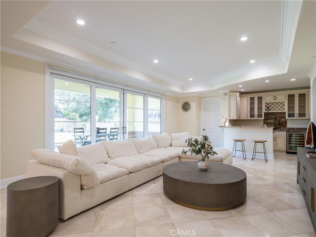 1610 Mayflower Avenue