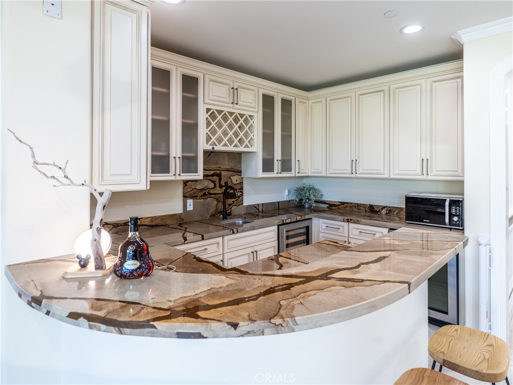 1610 Mayflower Avenue