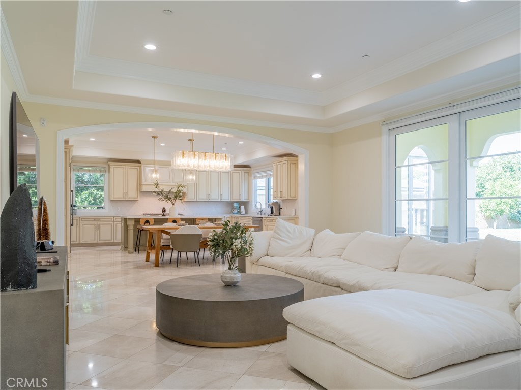 1610 Mayflower Avenue