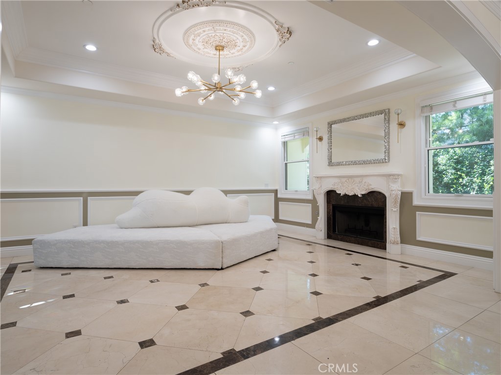 1610 Mayflower Avenue