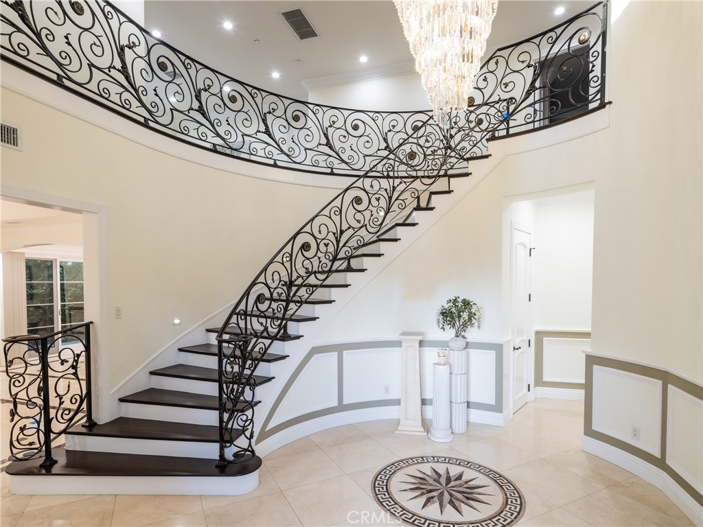 1610 Mayflower Avenue