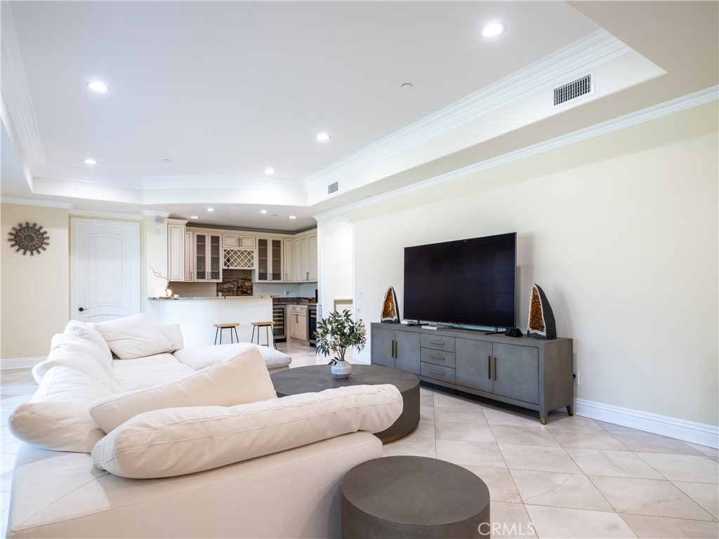 1610 Mayflower Avenue