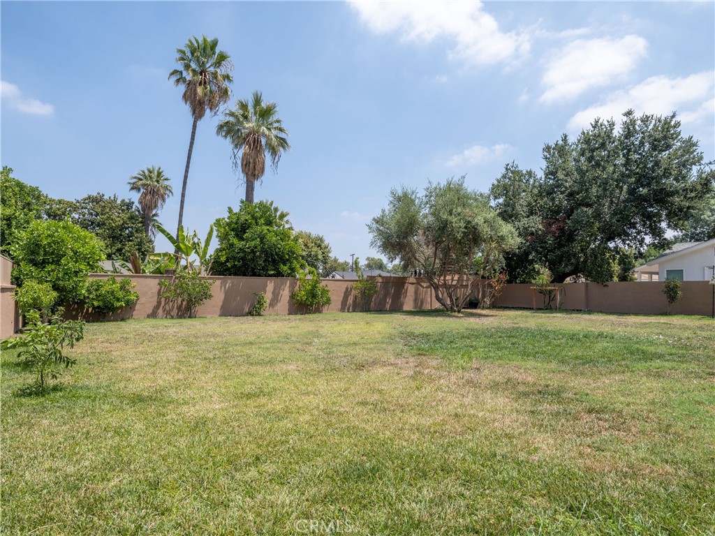 1610 Mayflower Avenue