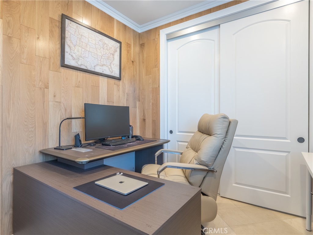 1610 Mayflower Avenue