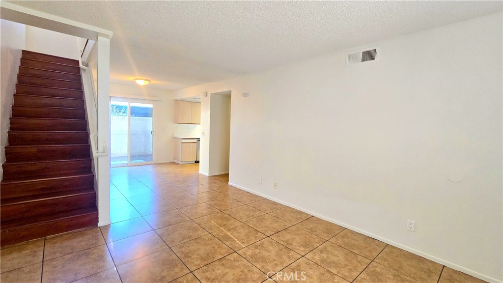 937 E Deodar Street 6