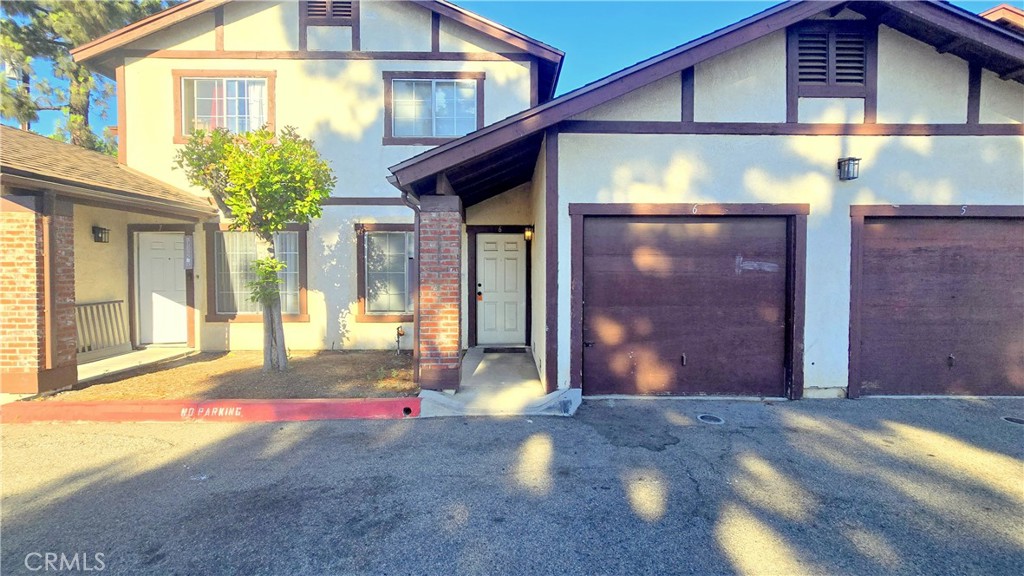 937 E Deodar Street 6