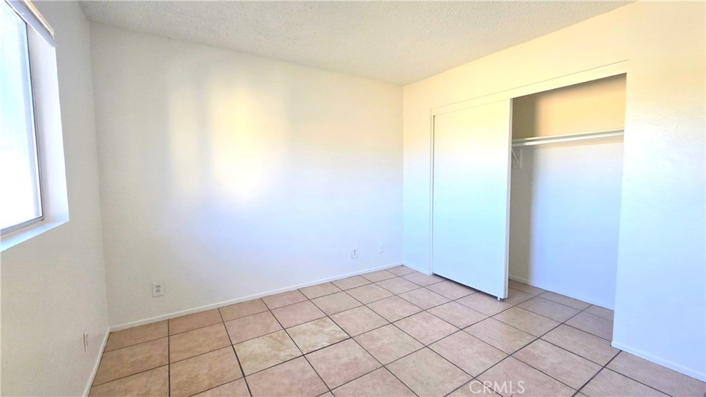 937 E Deodar Street 6