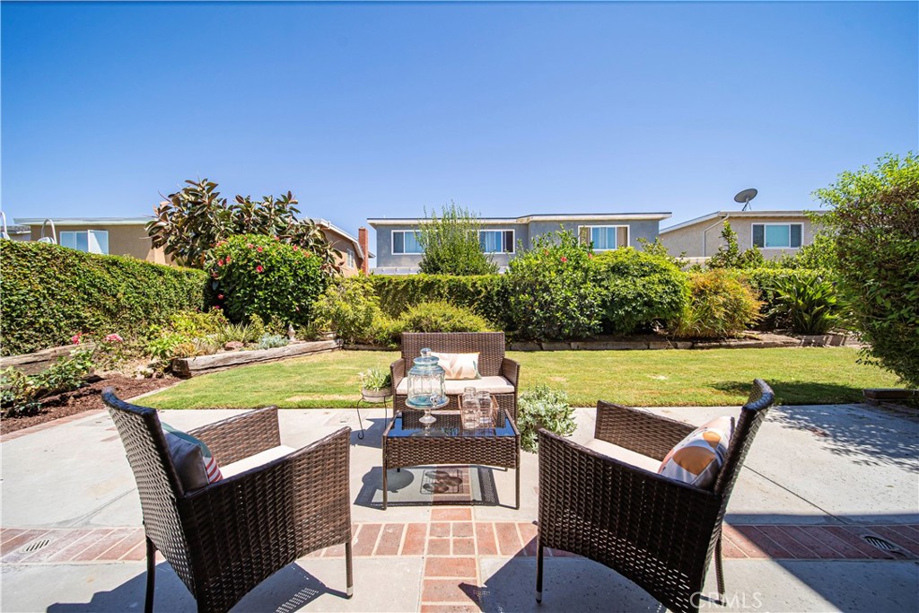 8232 Wickham Lane