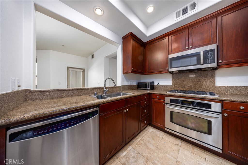 128 N Oak Knoll Avenue 317