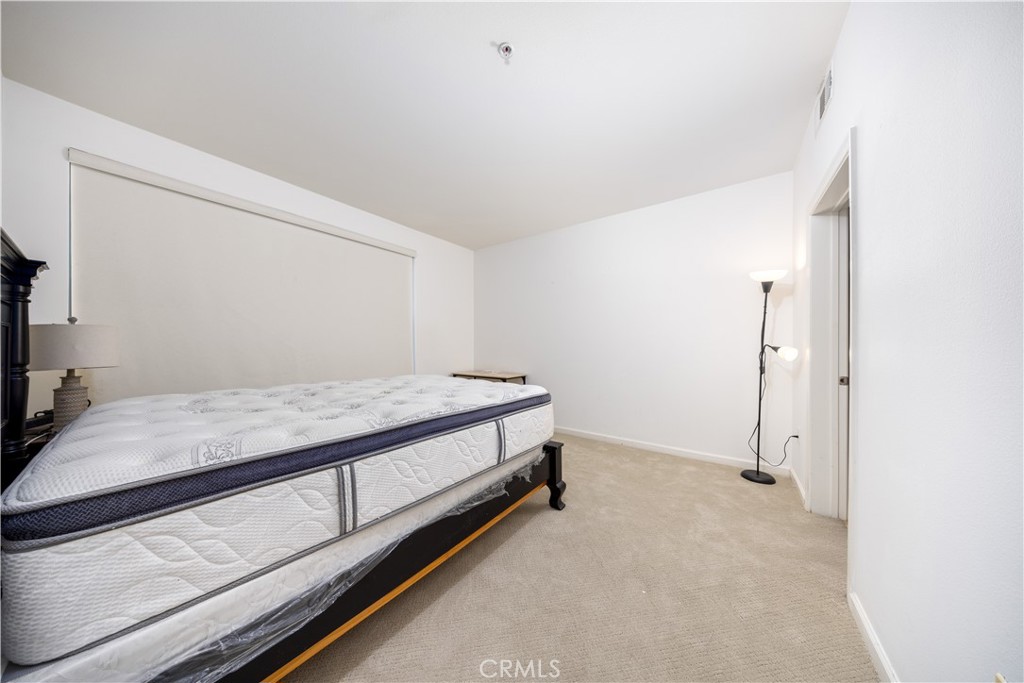 128 N Oak Knoll Avenue 317
