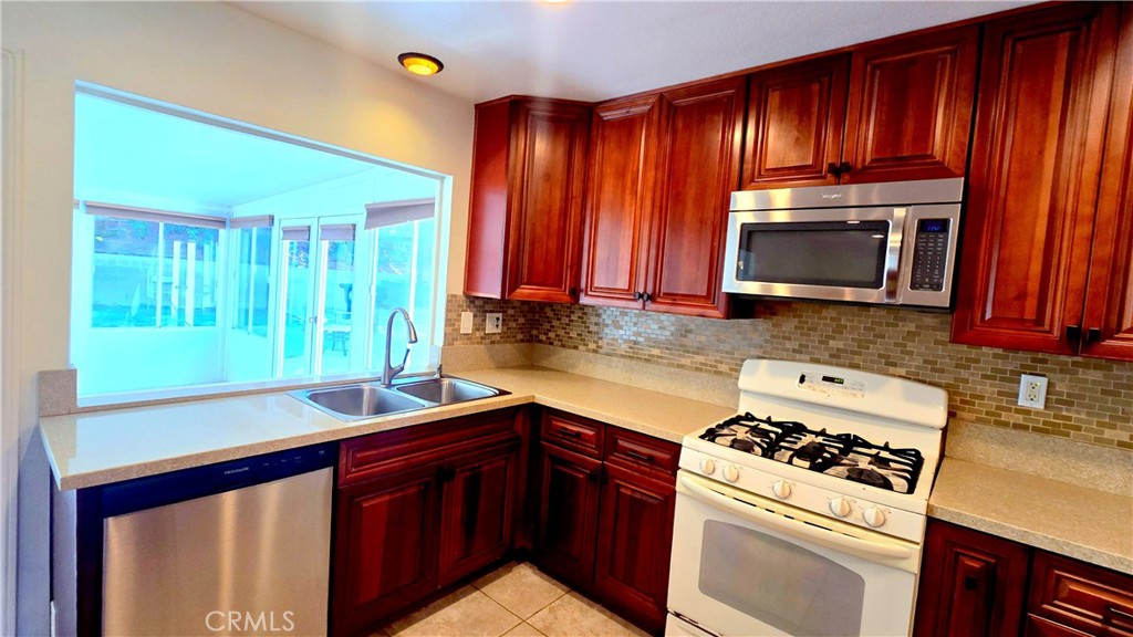 410 N Prospectors Road