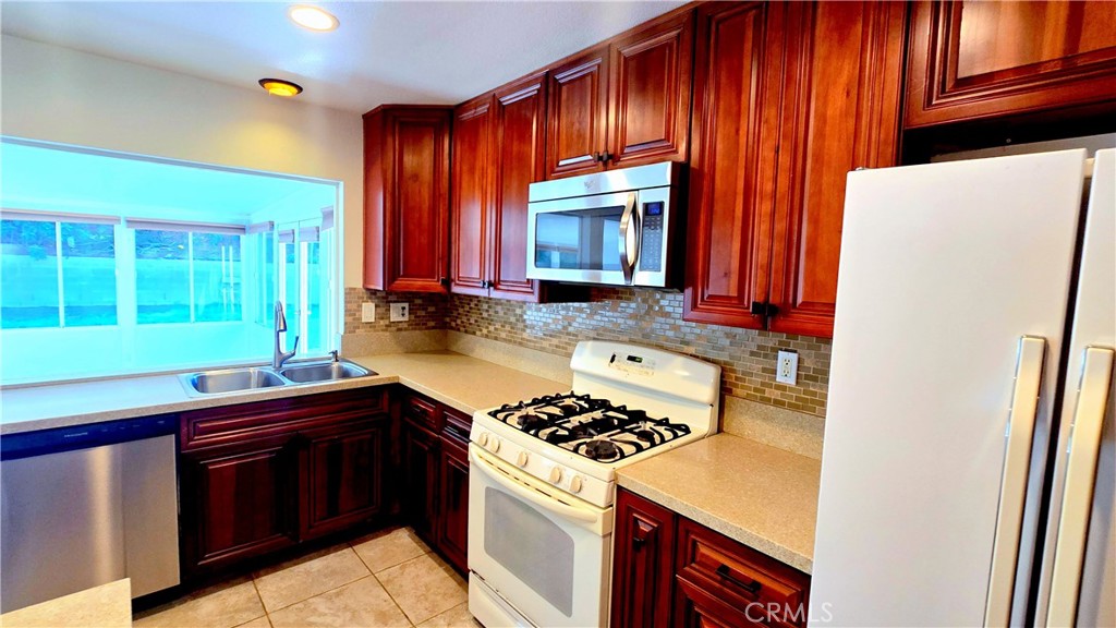 410 N Prospectors Road