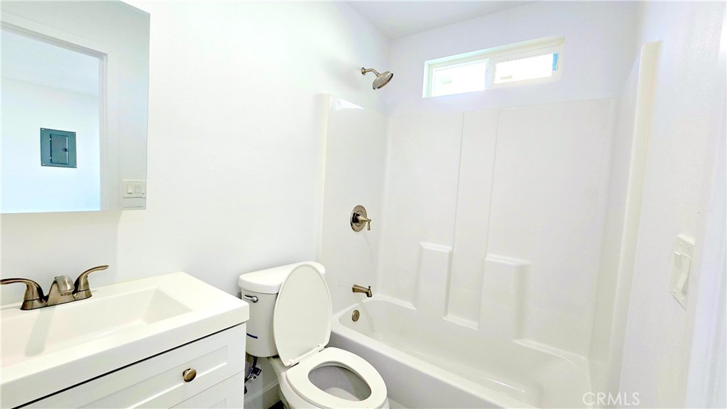 7539 Laurel Avenue 3