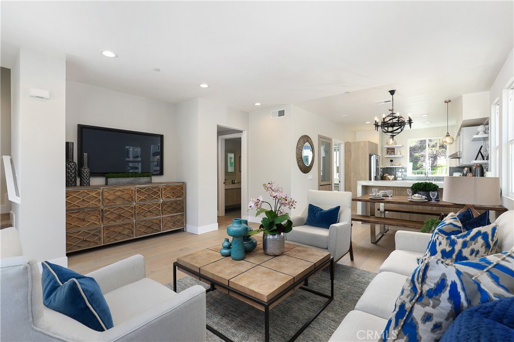 6 Bethpage Lane