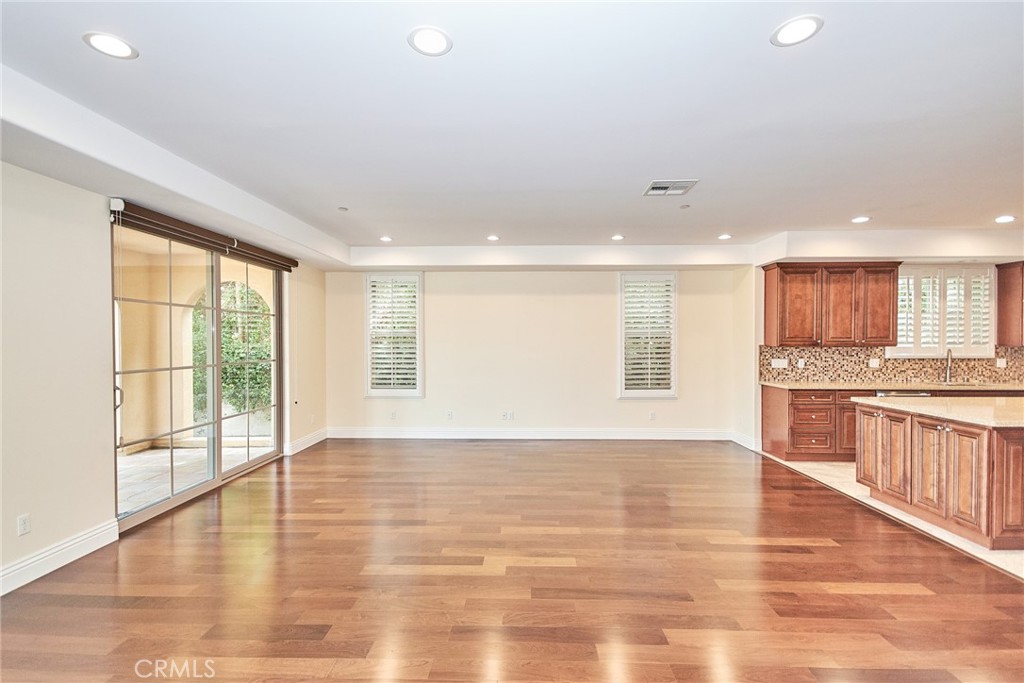 210 S El Morino Street