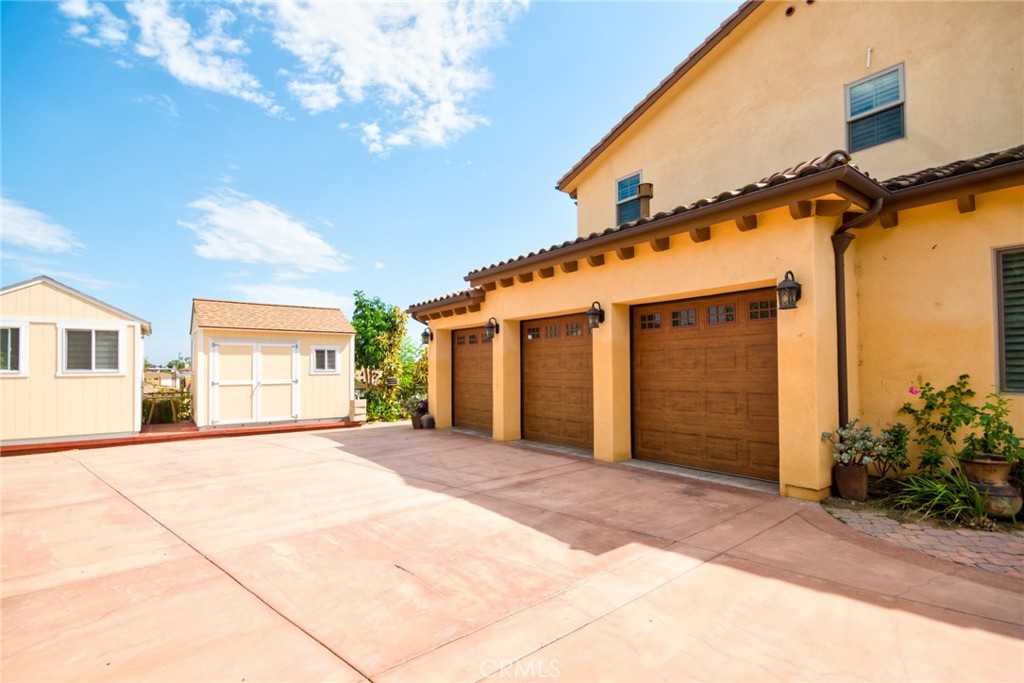 210 S El Morino Street