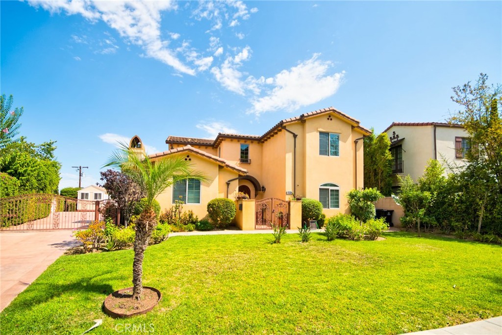 210 S El Morino Street