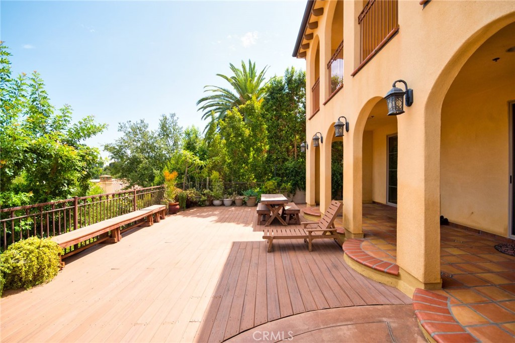 210 S El Morino Street