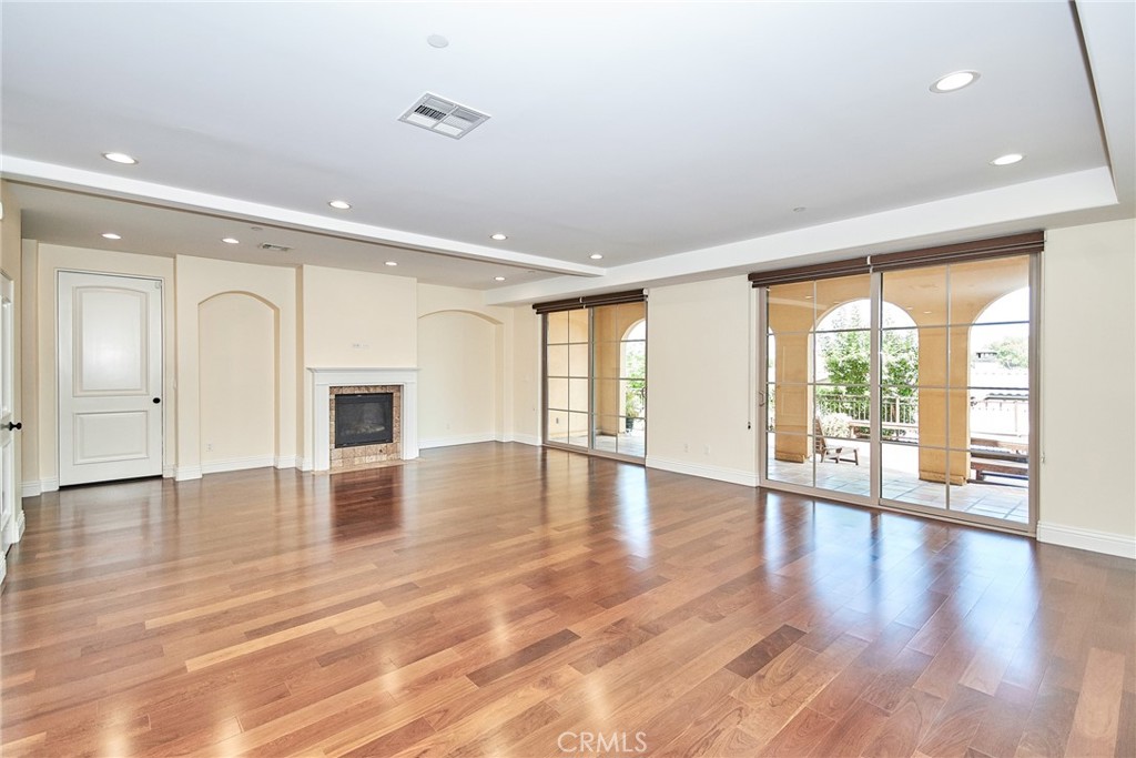 210 S El Morino Street